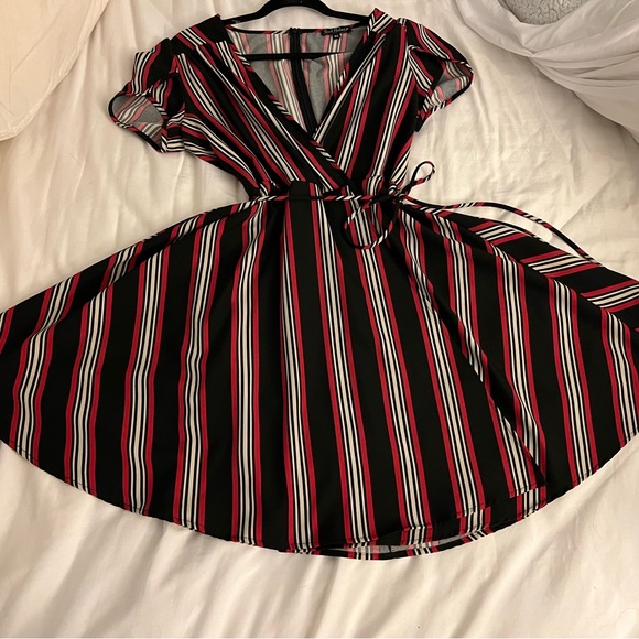 Smack Parlour Dress, sz XL , black , red, white - Picture 3 of 8